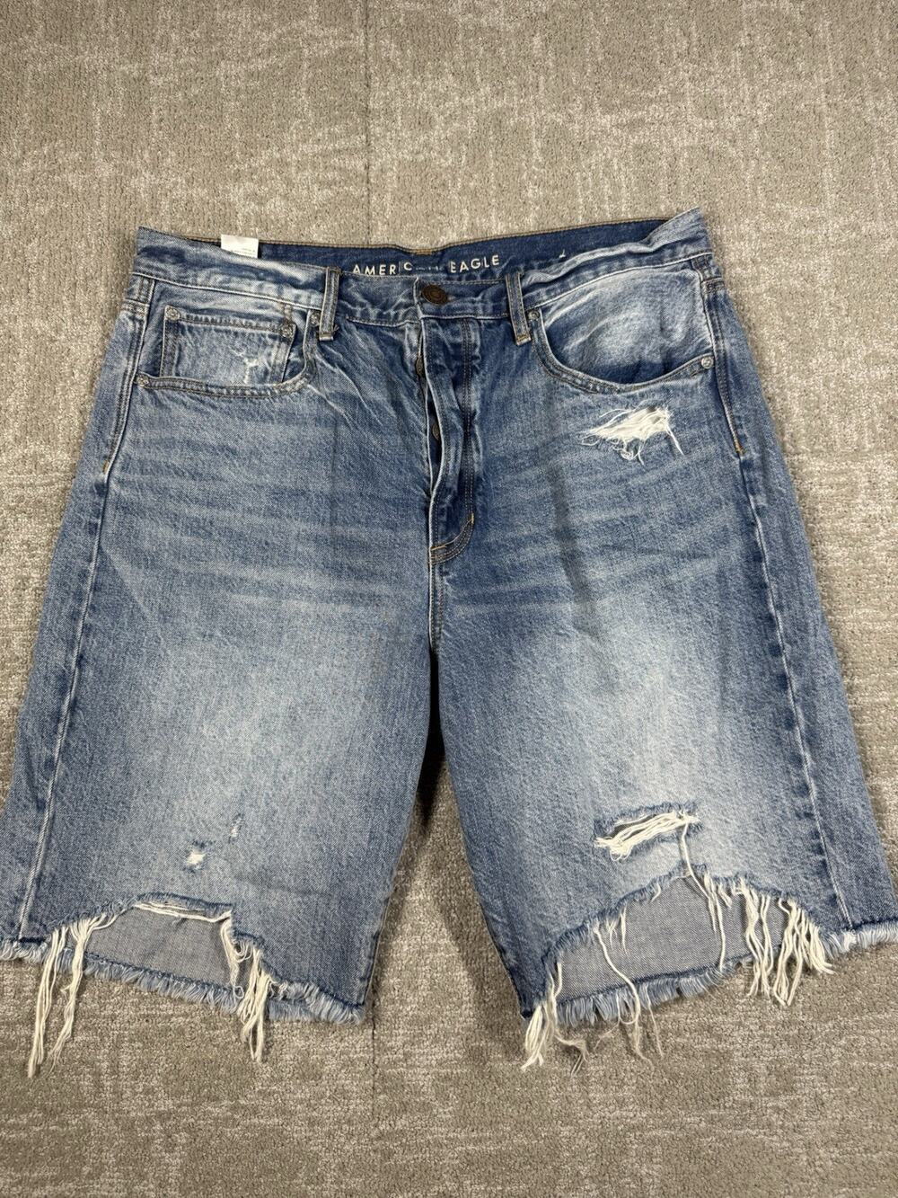 American Eagle 90s Boyfreind Distressed Short Size 12